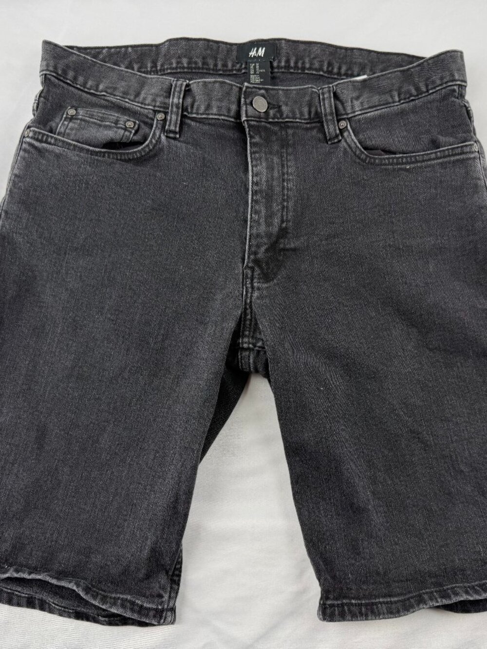 H&M Mens Black Denim Shorts Size 32 Casual Cutoff Shorts Pockets Stretch